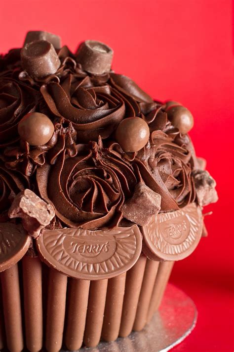 I am learning so much at the moment as only just started to make desserts. 365 - 46 - Giant Cupcake... | Giant cupcake cakes, Cupcake ...