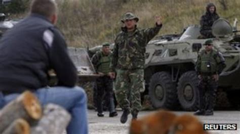 Kosovo Serbs Stop Nato Kfor Bid To Dismantle Roadblocks Bbc News
