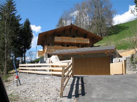 Rockstar johnny hallyday, der im alter von 74. Le chalet de Johnny Hallyday à Gstaad - Bienvenue sur le ...