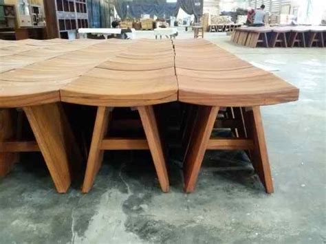 Warna kursi cafe kayu jati di tempat kami identik dengan warna coklat, mulai dari coklat muda hingga dark choco gelap. aneka-kerajinan-rotan: kursi kayu jati murah