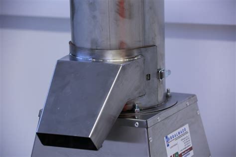 The device is intended for grinding baking, confectionery and many other products to achieve appropriate final granulation, with further treatment or further part of the process in mind. Bread grinder for bakeries with interchaneable sieve