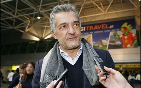 Em 23 de outubro de 2009, anunciou estar grávida. Rogério Samora Ator mostra-se preocupado com a saúde - Impala