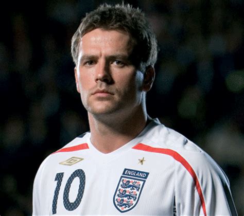 Michael owen and cesc fabregas debate if scoring goals is harder than assisting. Michael Owen ~ Sinematurk.com