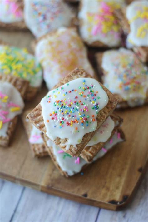 Now using your clean ruler trim your pie crust dough into equal rectangle shapes. Strawberry Lemonade Vegan Pop-Tarts | Healthy Air-Fried ...