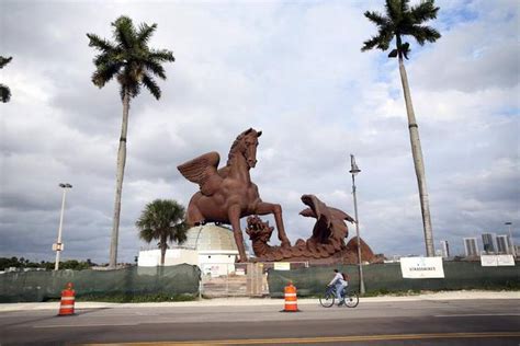 Giant Pegasus And Dragon Statue Florida
