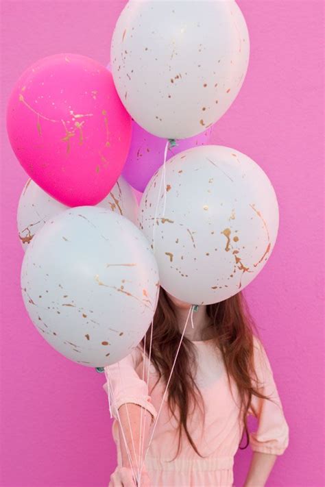 Diy Gold Splatter Paint Balloons Diy Ballon Balloon Diy Balloon Ideas