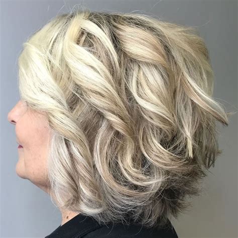 Whether you want something that's super low maintenance or a haircut that can be styled a million different ways, there's a youthful hairstyle that will work great for your lifestyle. 30 Pixie Cuts for Women over 60 with Short Hair in 2020 ...