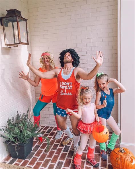 Find out what jane's diet, workout, and nutrition tips are in this article. family costume idea 80s workout richard simmons jane fonda | Family costumes, 80s halloween ...