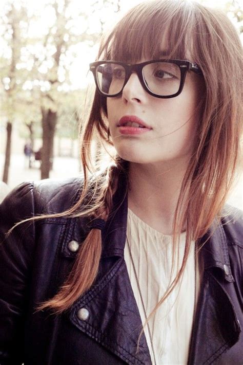 Love This French Girls Style Esp The Glasses Fashionable Womens