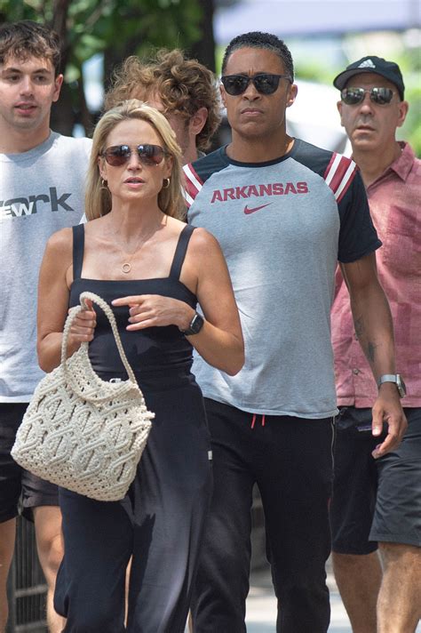 Amy Robach And Tj Holmes Spotted In Romantic Stroll Through New York