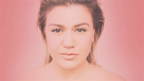 Kelly Clarkson Opens Up About Overcoming Body Image Issue Glamour Uk
