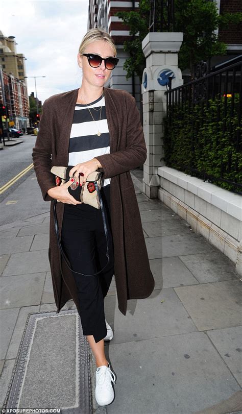 Maria Sharapova Serves Up A Casual Chic Nautical Ensemble For London Dinner Date Daily Mail Online