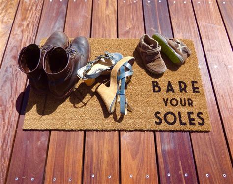 Bare Your Soles Doormat Lets Your Guests Know To Take Off Shoes Door Mat No Shoes Sign