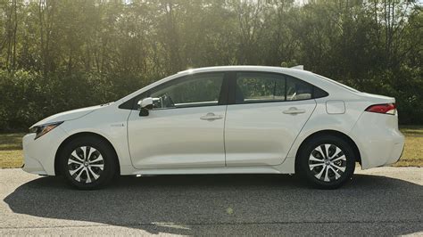 2020 Toyota Corolla Hybrid Sedan Us Wallpapers And Hd Images Car