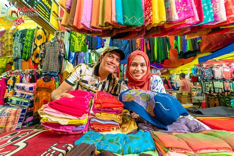 The town is famous for its daily and weekly market. Pusat Penerangan Pelancongan Negeri Kelantan - Wakaf Che Yeh