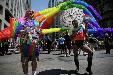 photos new york city s gay pride march