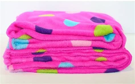 Easy Fleece Blanket Tutorial Scattered Thoughts Of A Crafty Mom By