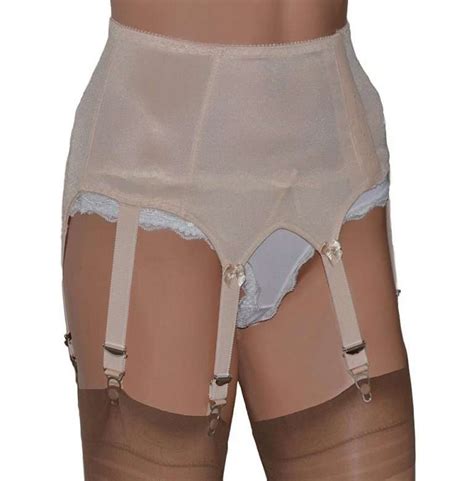 Traditional Retro Style Strap Suspender Belt With Plain Panels