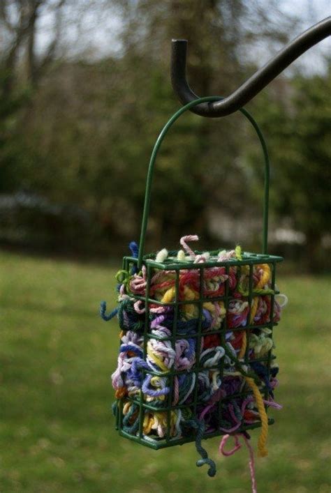 28 Super Easy Yarn Diys That Require Zero Knitting Bird Feeders