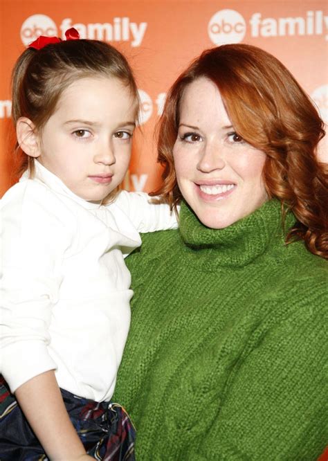 Molly Ringwald Pregnant With Twins Huffpost Entertainment