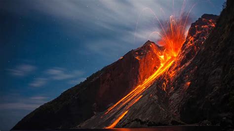 gunung meletus setiap 20 menit sekali gunung batutara lembata indonesia youtube