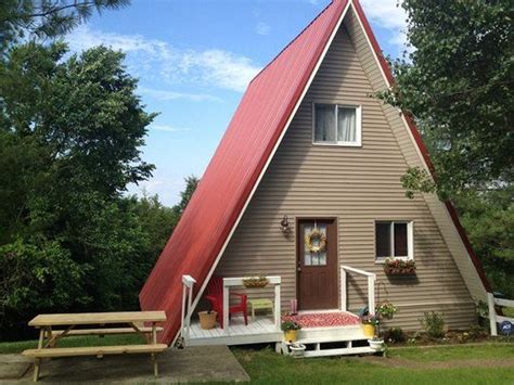 40 Beautiful Cabin House Design Shaped Like A Cone House Design