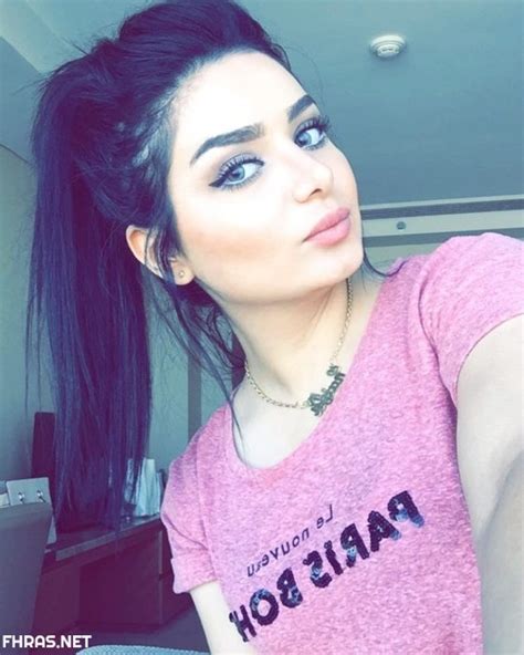 صوره فتاه تبكي مع ابتسامه; 1