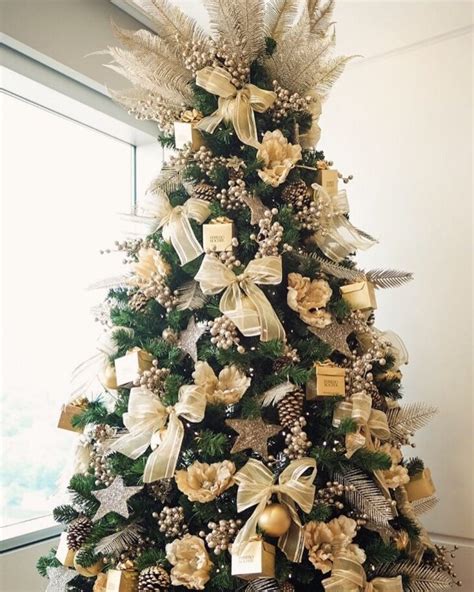 Árvore de Natal dourada 70 FOTOS cheias de luz e glamour