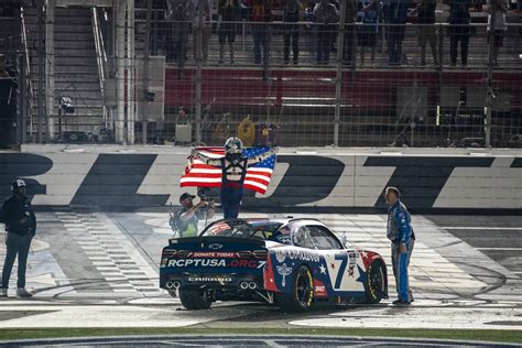 Justin Allgaier Gets Breakthrough Nascar Xfinity Win At Charlotte Motor