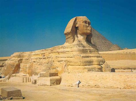 The Sphinx In Giza Pyramids History Of The Sphinx