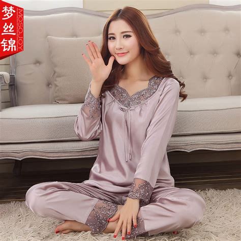 2017 New Elegant Luxury Silk Pajamas For Women Solid Embroidery Pyjamas Women Lounge Pajama Sets