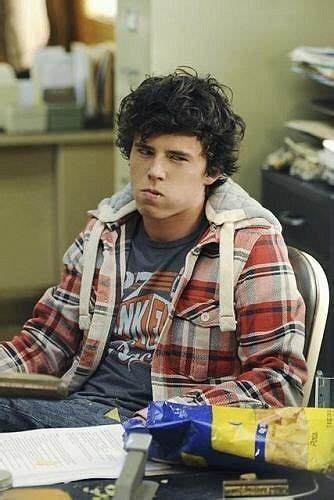 axl heck in 2023 charlie mcdermott the middle tv show good looking men