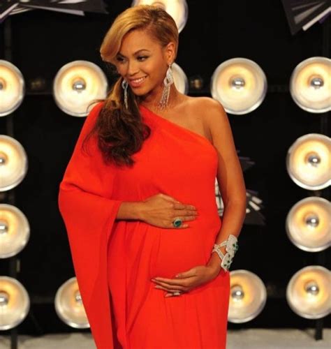 Pregnant Beyoncé Faked Baby Bump At Vma Debut Metro News