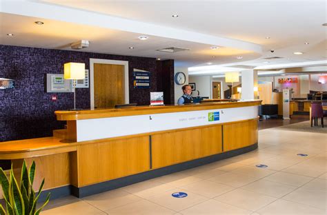 A central location makes the holiday inn express hotel & suites london downtown a good hotel in london for both leisure and business travelers alike. Holiday Inn Express London - Hammersmith - Hotels in ...