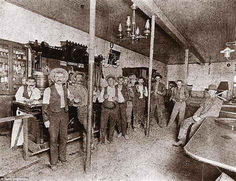 Wild West Saloons Revealed In 19th Century Photos Daily Mail Online