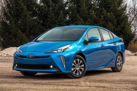 2019 Toyota Prius Review Trims Specs And Price Carbuzz
