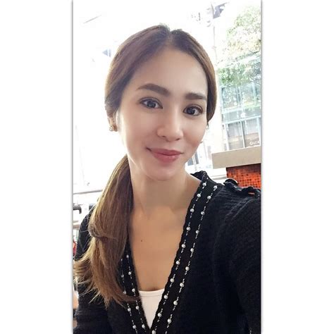 Bunga zainal bukan sekali ini saja memberikan jawaban menohok kepada netizen soal kehidupan pribadinya. Biodata, Profil, Agama Bunga Zainal Lengkap Beserta Foto ...