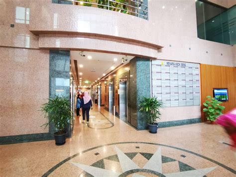 Located in the matured mixed development flagship township of taman daya, td point retail mall's tenants include marrybrown, watson's, mynews.com, cawan. Menara Keck Seng, Jalan Bukit Bintang - FULLY FURNISHED ...
