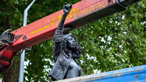 Black Uk Protester Statue Removed From Pedestal In Bristol Ctv News