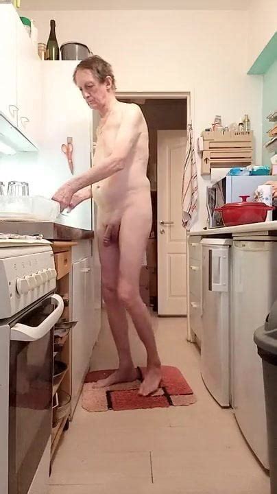 Lavando Mis Platos Desnudo En La Cocina Xhamster