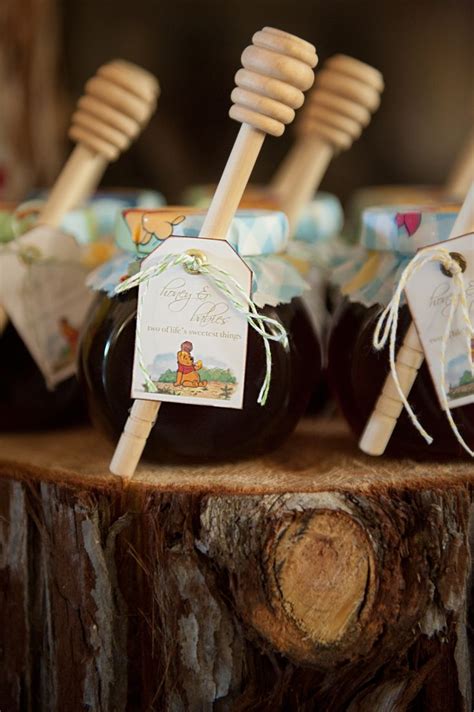 Winnie the pooh was one of my favorite characters growing up, so i was thrilled when disney baby asked me to come up with some creative ideas for hosting a winnie the pooh baby shower! Honey Jar party favors - Winnie the Pooh baby shower. They ...