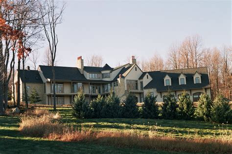 Grand manor says it all with a style and grace that is exceptional from every angle. Beautiful CertainTeed Grand Manor shingle installation in ...
