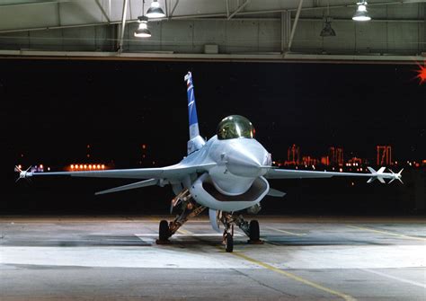Remembering The F 16 Fighter Jet Modified To Test The F 35s