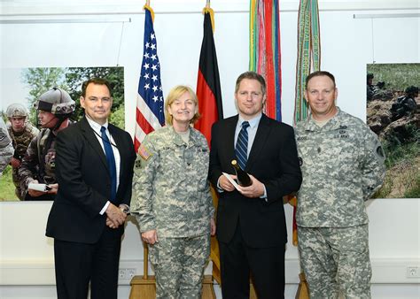 Usareur Soldiers And Civilian Receive Engineer Regiment Awards