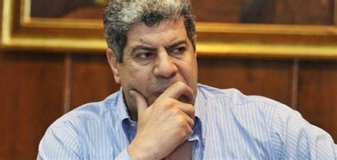 أحمد شوبير يتلقى عزاء شقيقة. بالفيديو- أحمد شوبير يعتدي بالضرب على أحمد الطيب في ...