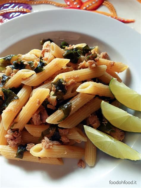 Insalata di alghe wakame, un'alga commestibile ricca di vantaggi: Pasta con le alghe wakame, zenzero e tonno - foodohfood
