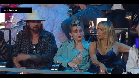 Miley Cyrus Vmas 2017 Audience Camera Youtube