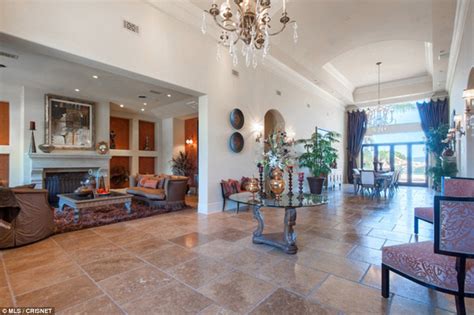 The room was nice and clean, the bed was comfortable, the staff is very nice and. Mariah Carey and James Packer's new sprawling LA mansion ...