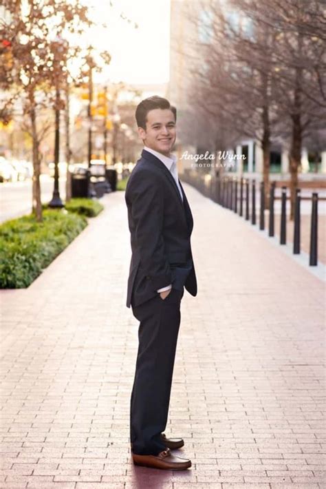 18 Winning Senior Picture Ideas For Guys 18 Senior Picture Ideas For