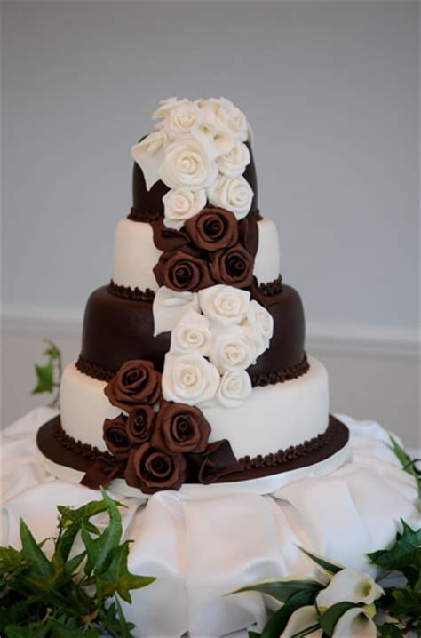 Add in flour, baking powder, milk, butter, oil, and vanilla. Vanilla Cake Company | Wedding Cakes